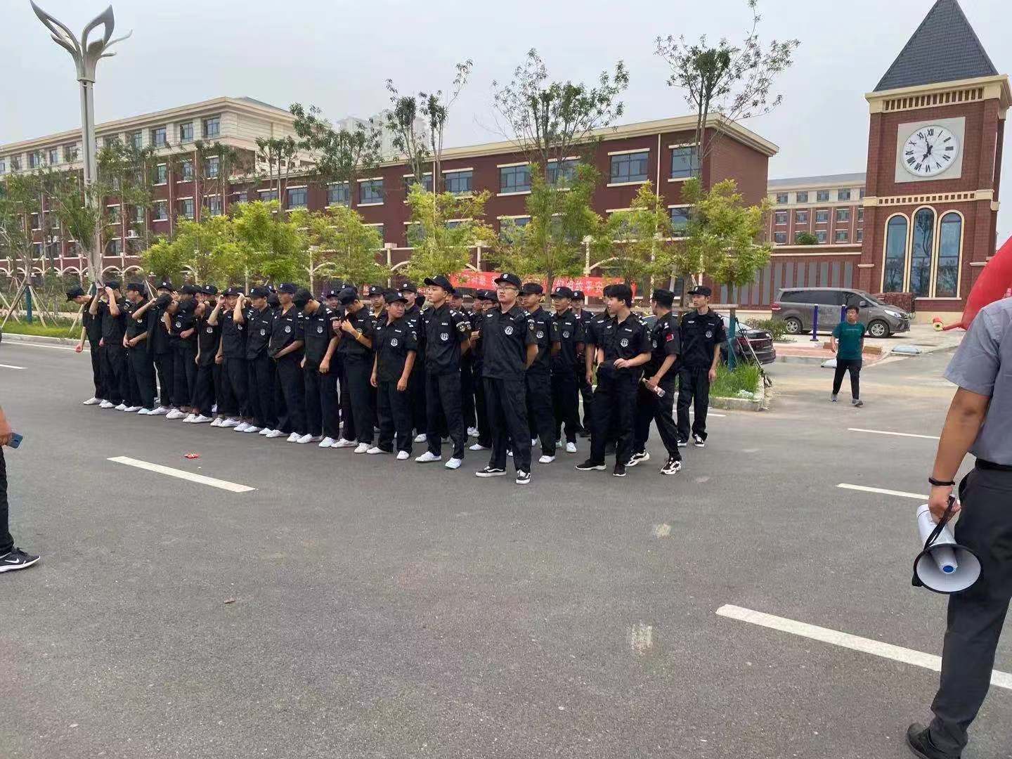 適合大廈寫(xiě)字樓的保安一般具有怎樣的身體素質(zhì)？大名保安公司